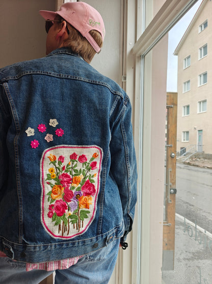 Farkkutakki Ristipistot ja kirjonta kunniaan