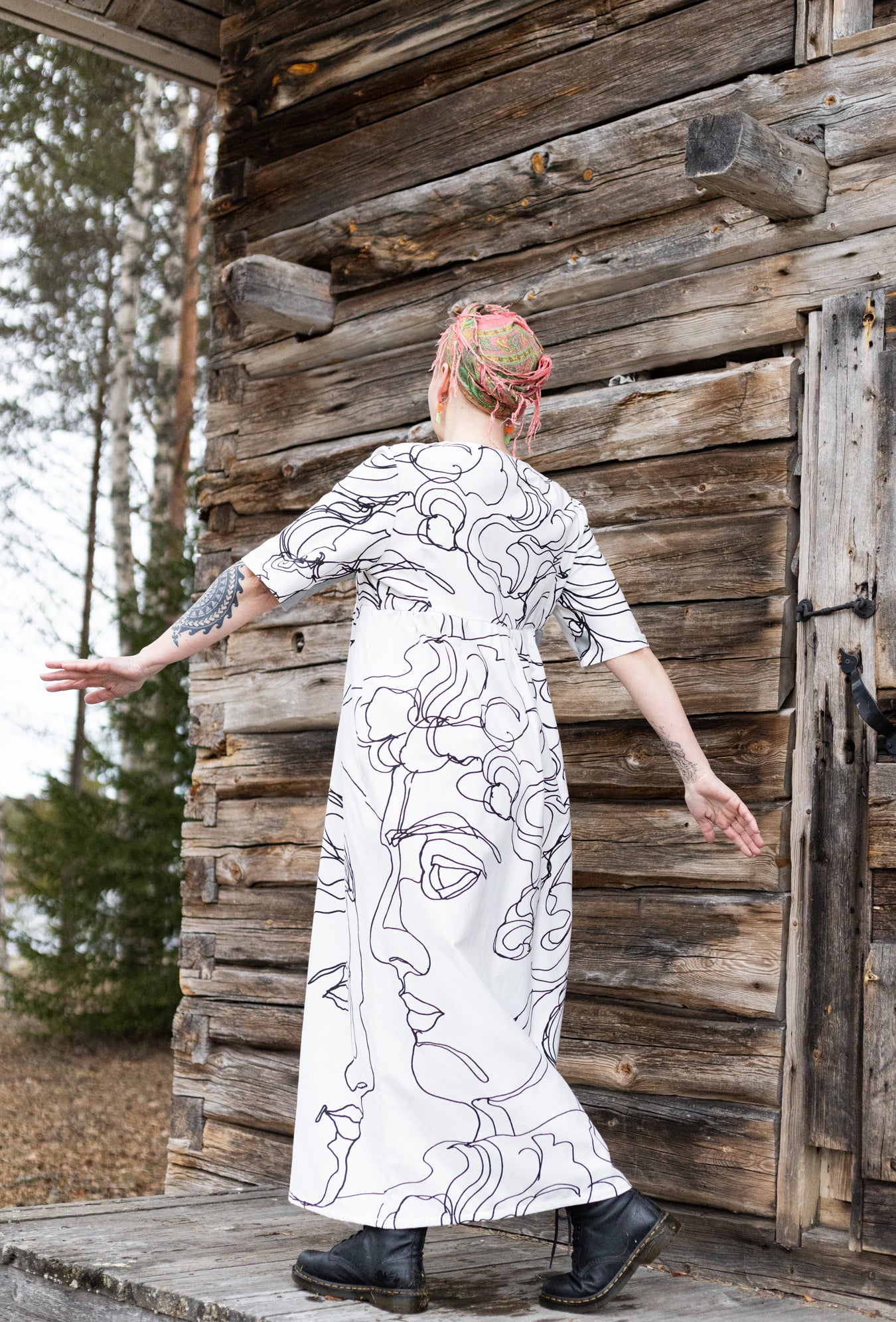Ihana Graaffinen mekko
