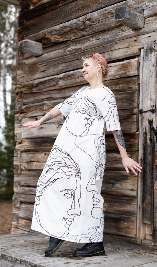 Ihana Graaffinen mekko