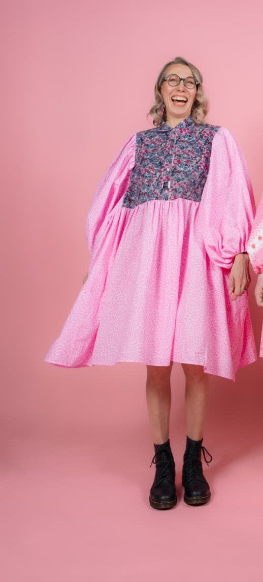 She He Dress Nyt on sitä vaaleenpunasta