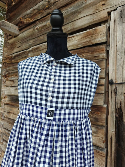 Hihaton Mekko Retroo Sinistä Kukkaa