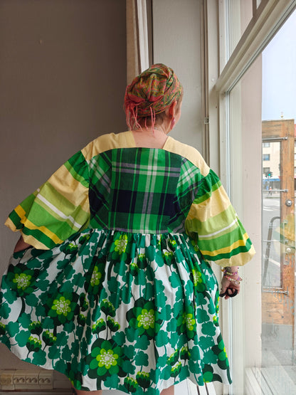 She He Waistless Dress ui mikä kukka