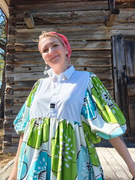 She He Dress lisää retroo