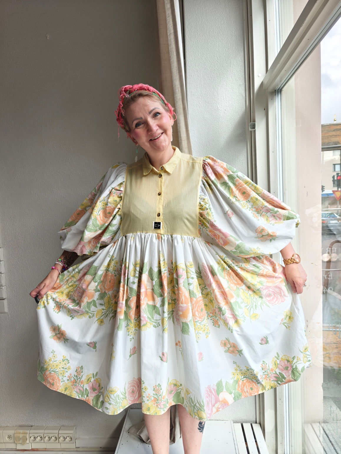 She He Dress Voin keltainen kukkaketo