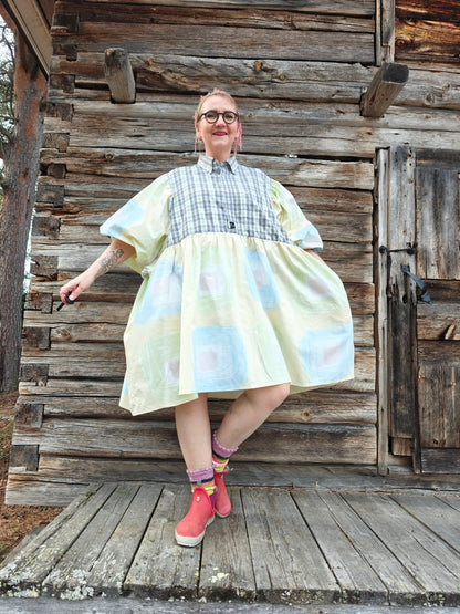 She He Dress Yllättävä pastelli